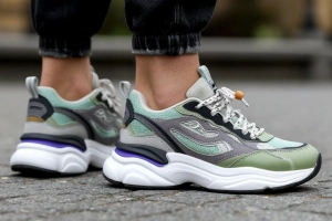 Кроссовки на объемной подошве: с чем носить, как выбрать